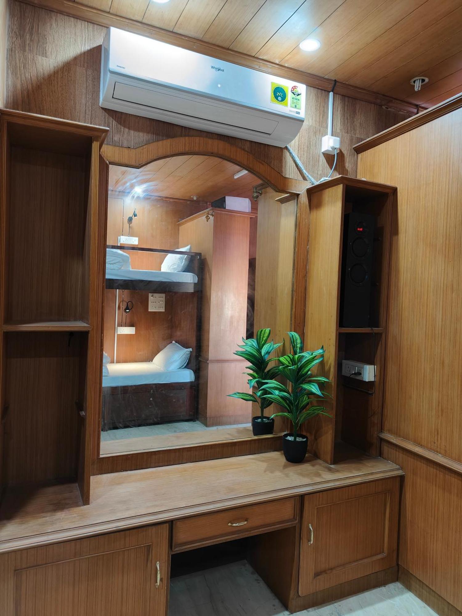 Unpack Hostel Пондичерри Экстерьер фото