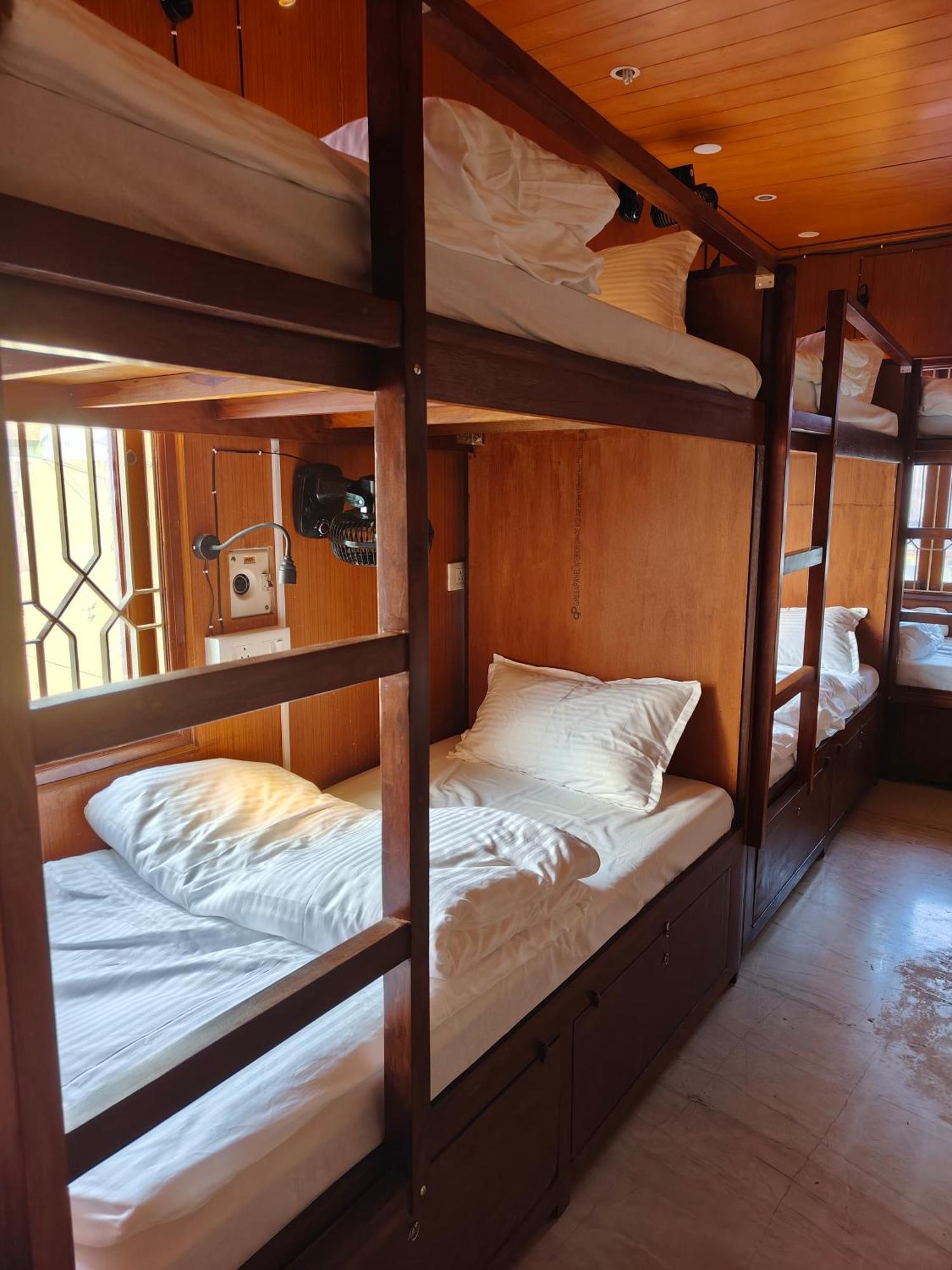 Unpack Hostel Пондичерри Экстерьер фото